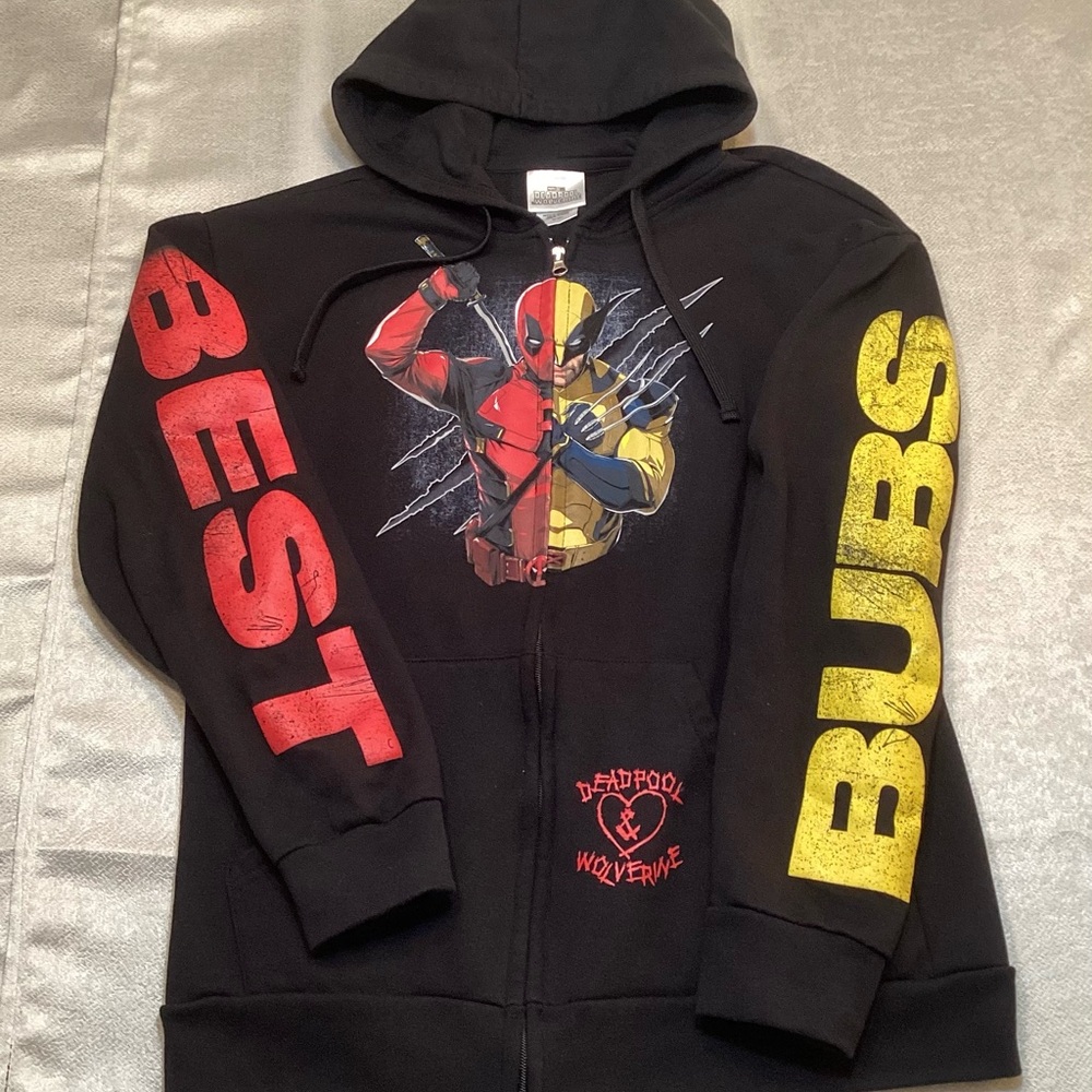 Marvel Deadpool & Wolverine Hoodie Zip-Up Split Best Bubs Sweatshirt Size Large